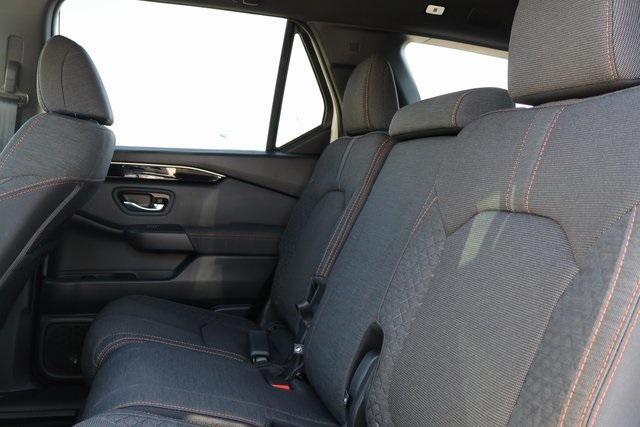 new 2025 Honda Pilot car, priced at $43,705