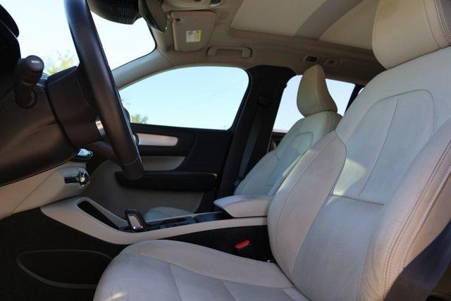 used 2019 Volvo XC40 car, priced at $21,250