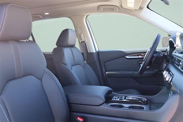 new 2025 Honda Pilot car, priced at $49,014