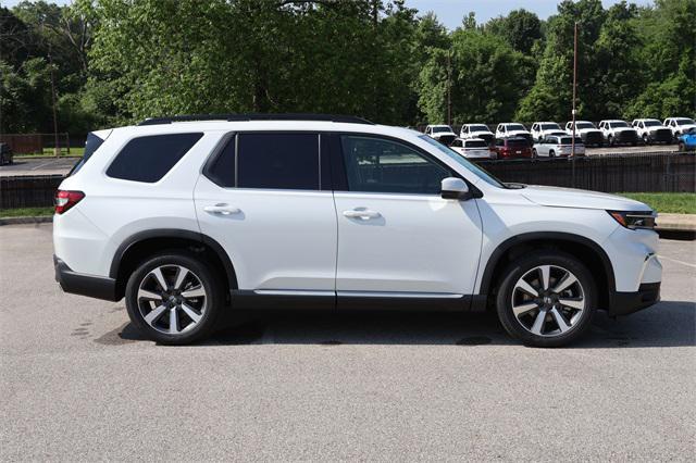 new 2025 Honda Pilot car, priced at $51,404