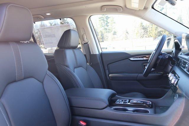 new 2025 Honda Pilot car, priced at $52,404
