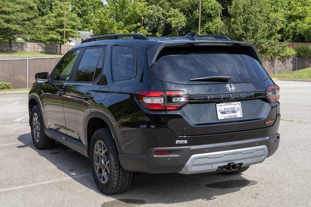 new 2025 Honda Pilot car, priced at $50,350