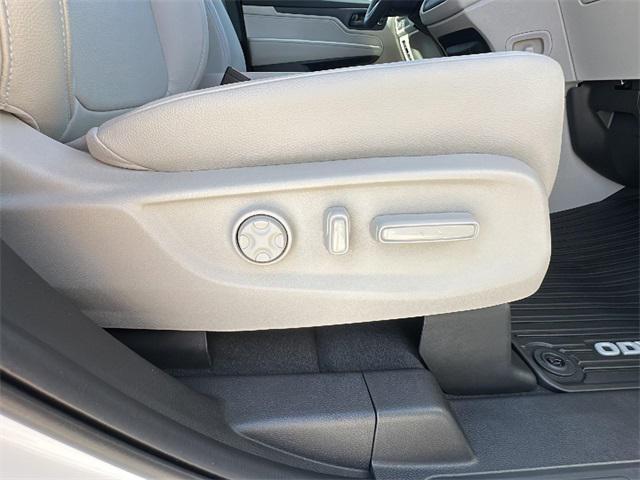 new 2026 Honda Odyssey car, priced at $43,326