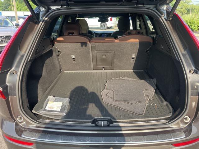 used 2022 Volvo XC60 car, priced at $33,749