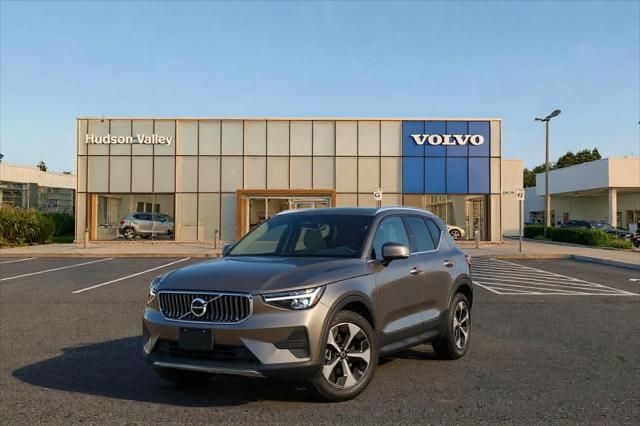 new 2025 Volvo XC40 car, priced at $51,550