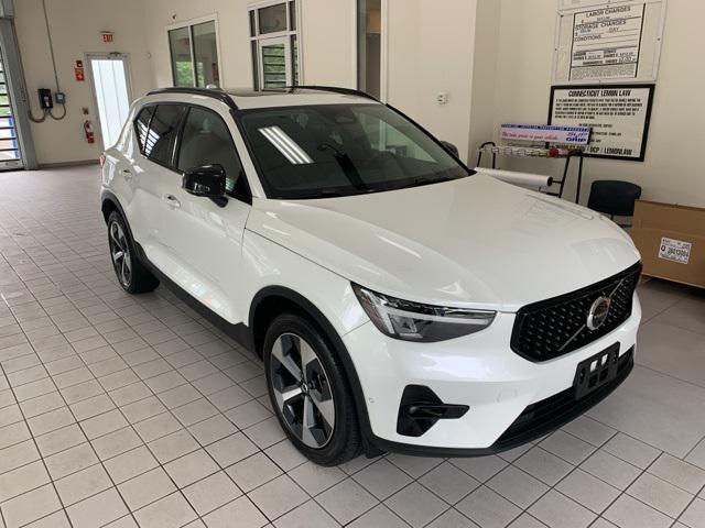 used 2023 Volvo XC40 car, priced at $32,299
