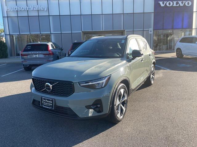 used 2023 Volvo XC40 car, priced at $31,627