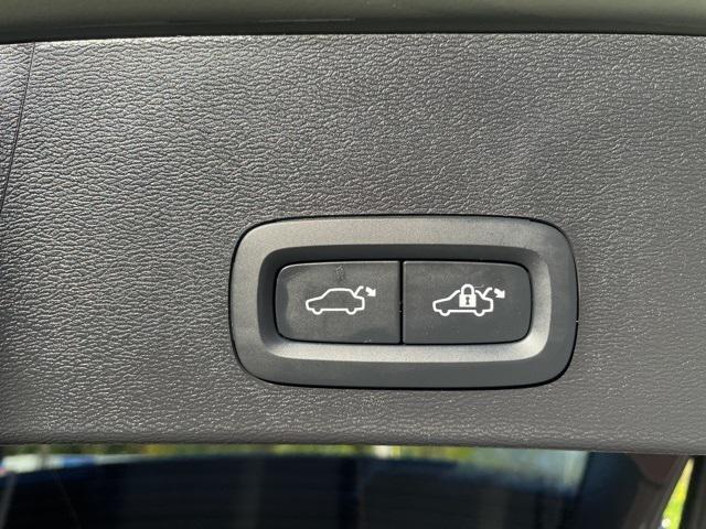 used 2023 Volvo XC40 car, priced at $31,627