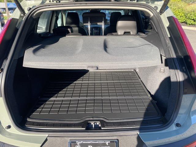used 2023 Volvo XC40 car, priced at $31,627