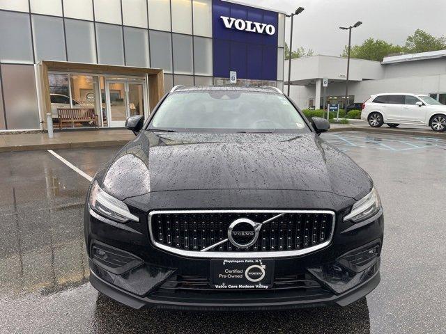 used 2021 Volvo V60 Cross Country car, priced at $35,499