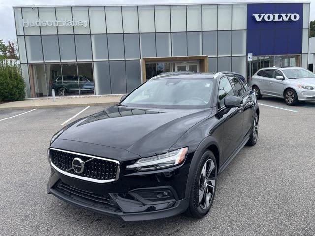 used 2024 Volvo V60 Cross Country car, priced at $38,418