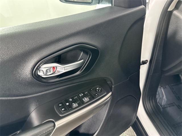 used 2020 Jeep Cherokee car, priced at $17,495