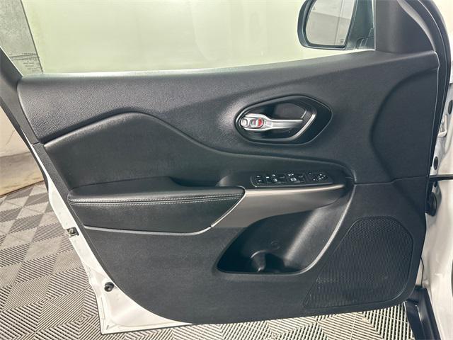 used 2020 Jeep Cherokee car, priced at $17,495