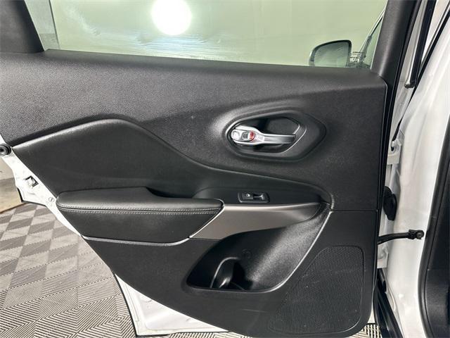 used 2020 Jeep Cherokee car, priced at $17,495