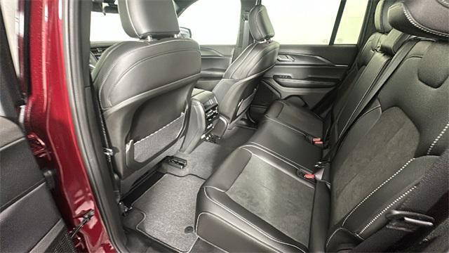 new 2025 Jeep Grand Cherokee car, priced at $42,094