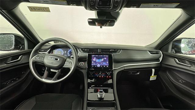 new 2025 Jeep Grand Cherokee car, priced at $42,094