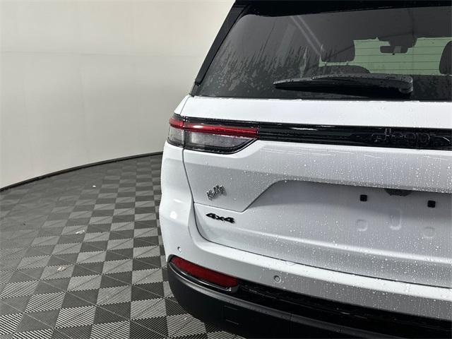 new 2025 Jeep Grand Cherokee car, priced at $43,678