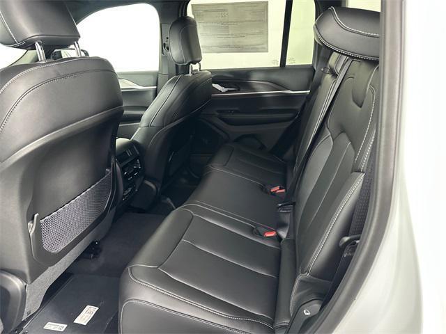 new 2025 Jeep Grand Cherokee car, priced at $43,678