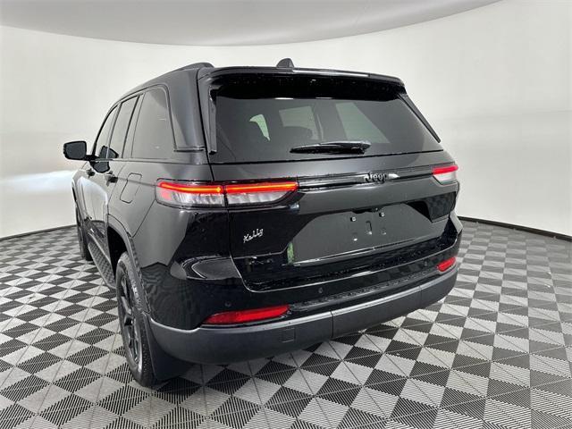 new 2025 Jeep Grand Cherokee car, priced at $45,030