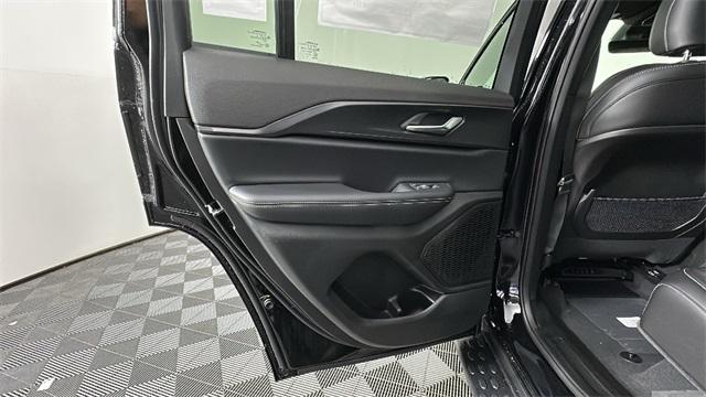 new 2025 Jeep Grand Cherokee car, priced at $45,030
