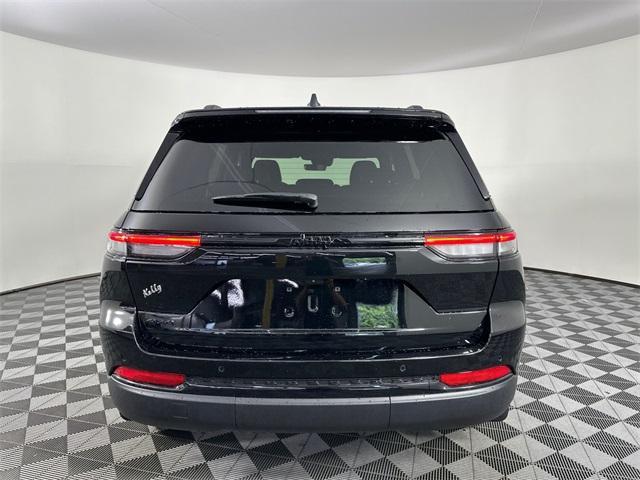 new 2025 Jeep Grand Cherokee car, priced at $45,030