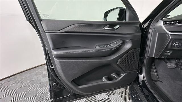 new 2025 Jeep Grand Cherokee car, priced at $45,030