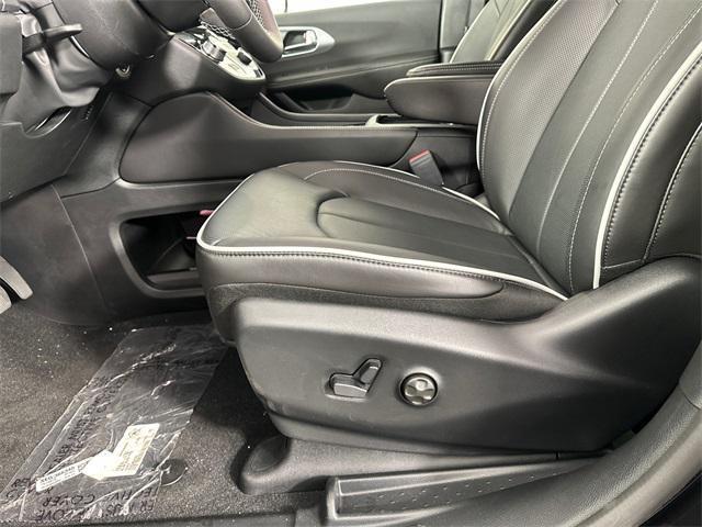 new 2026 Chrysler Pacifica car, priced at $51,084