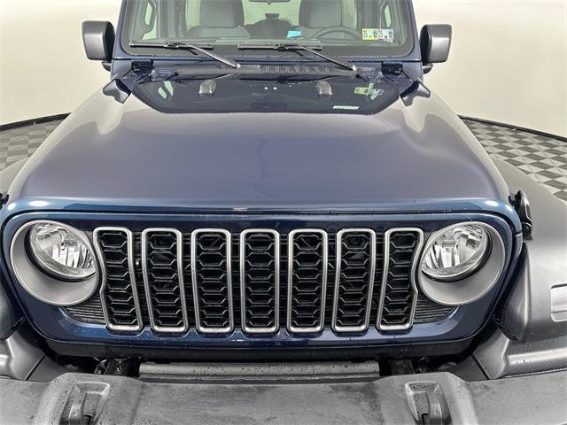 new 2025 Jeep Wrangler car, priced at $44,375