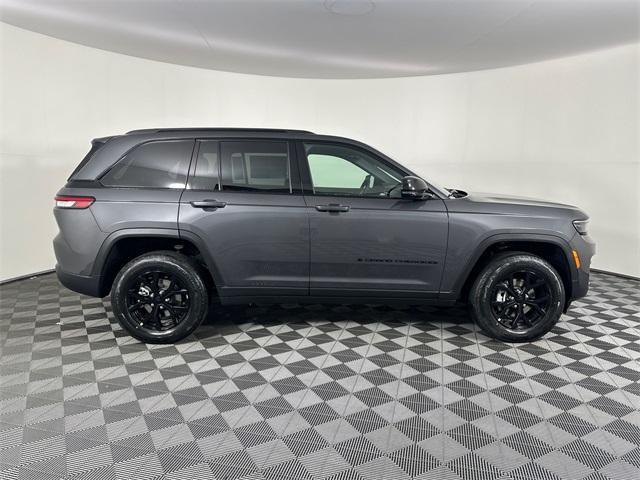 new 2025 Jeep Grand Cherokee car, priced at $44,225