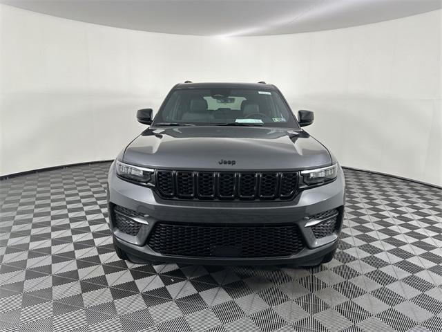 new 2025 Jeep Grand Cherokee car, priced at $44,225