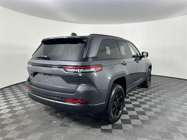 new 2025 Jeep Grand Cherokee car, priced at $41,705
