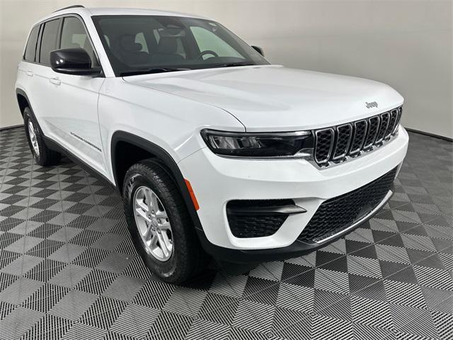 new 2024 Jeep Grand Cherokee car, priced at $35,995