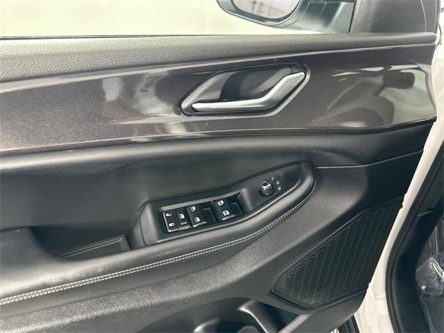 used 2023 Jeep Grand Cherokee car, priced at $30,998