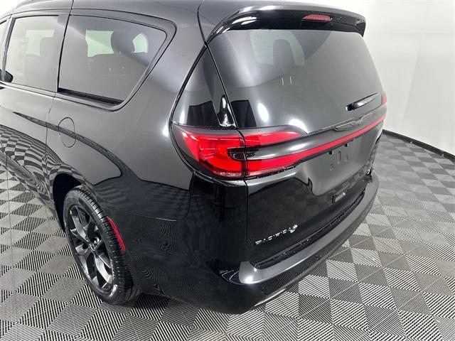 new 2025 Chrysler Pacifica car, priced at $49,988