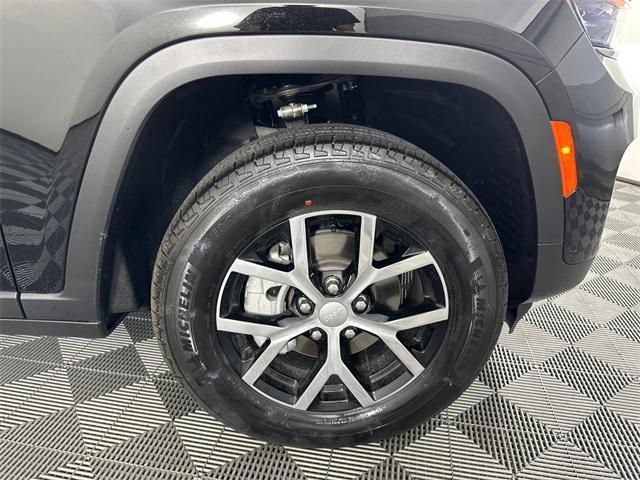 new 2025 Jeep Grand Cherokee car, priced at $47,157
