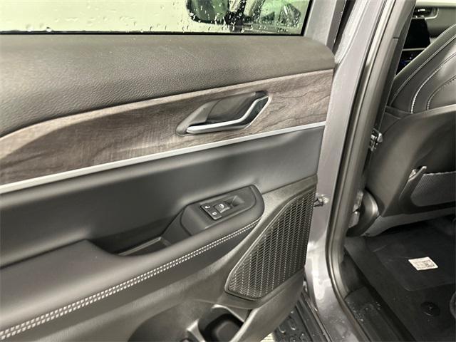 new 2025 Jeep Grand Cherokee car, priced at $48,520