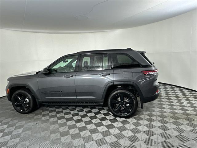 new 2025 Jeep Grand Cherokee car, priced at $48,520
