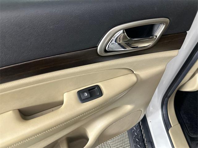 used 2014 Jeep Grand Cherokee car, priced at $11,995