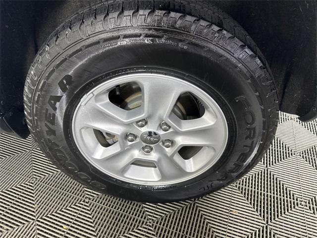 used 2014 Jeep Grand Cherokee car, priced at $11,995