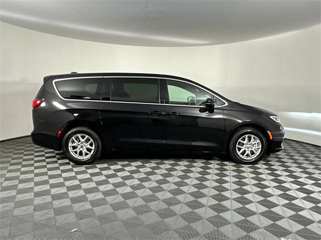 new 2025 Chrysler Pacifica car, priced at $40,952