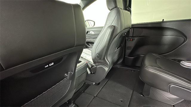 new 2025 Chrysler Pacifica car, priced at $40,952