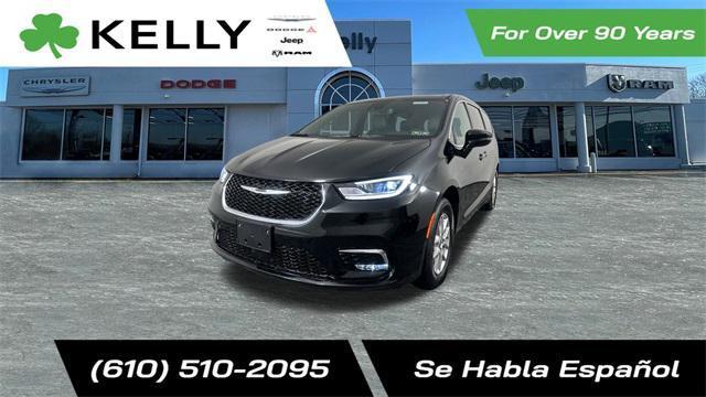 new 2025 Chrysler Pacifica car, priced at $40,952