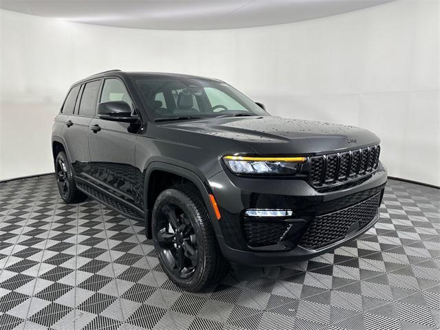 new 2025 Jeep Grand Cherokee car, priced at $48,520
