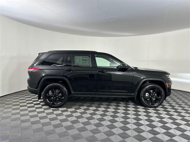 new 2025 Jeep Grand Cherokee car, priced at $48,520