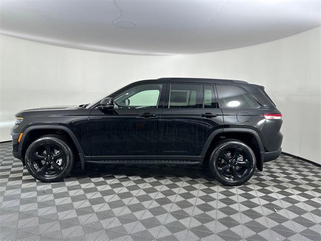 new 2025 Jeep Grand Cherokee car, priced at $48,520
