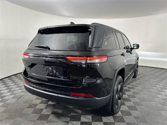 new 2025 Jeep Grand Cherokee car, priced at $48,520