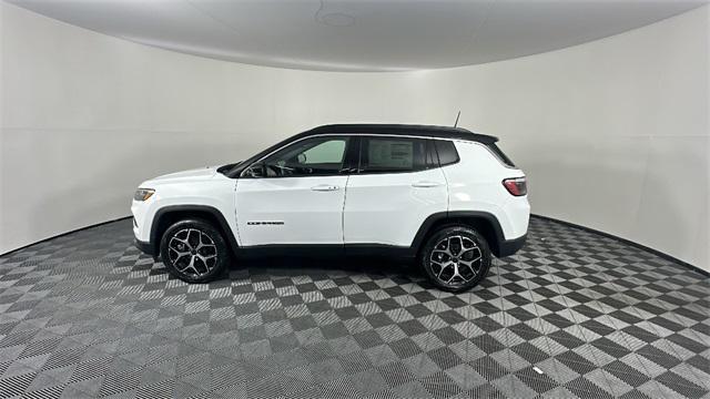 new 2025 Jeep Compass car, priced at $30,820