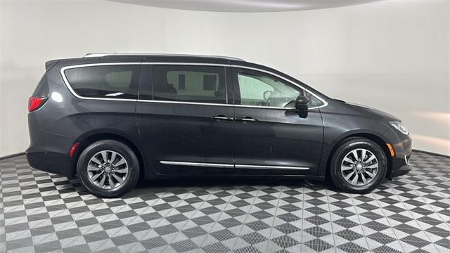 used 2019 Chrysler Pacifica car, priced at $26,000