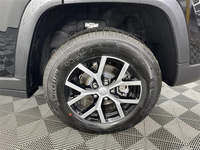 new 2025 Jeep Grand Cherokee car, priced at $46,121
