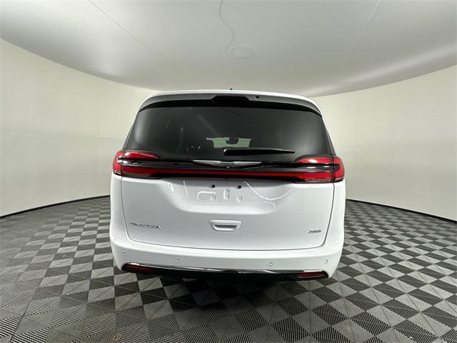 new 2025 Chrysler Pacifica car, priced at $43,640